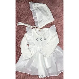 adorable dress includes hat 0-3 months